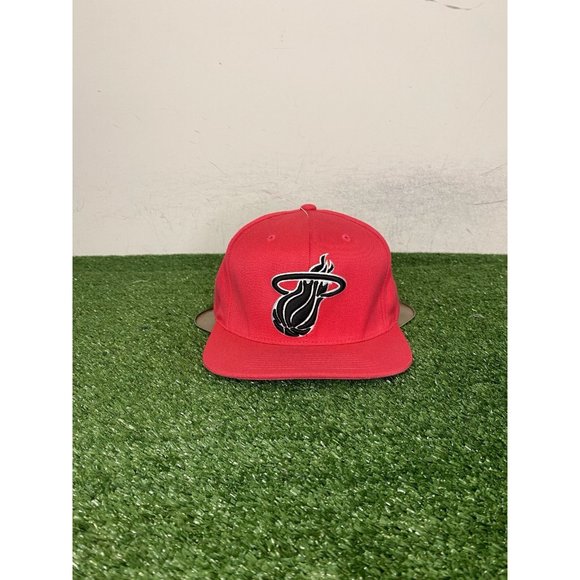 Mitchell & Ness Other - Miami Heat hat cap snap back pink black Mitchell & Ness wool basketball nba mens
